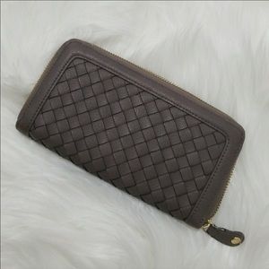 Steve Madden Woven Wallet